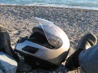 mi casco en la playa
